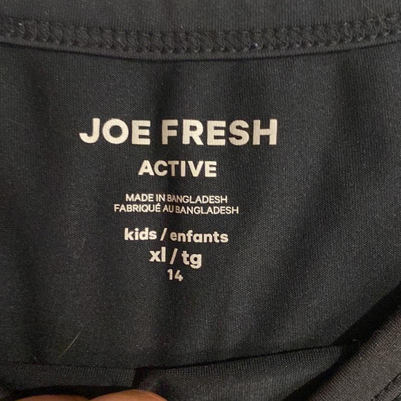Joe Fresh t-shirt size kids xl. It is a dark grey - Picture 3 of 3